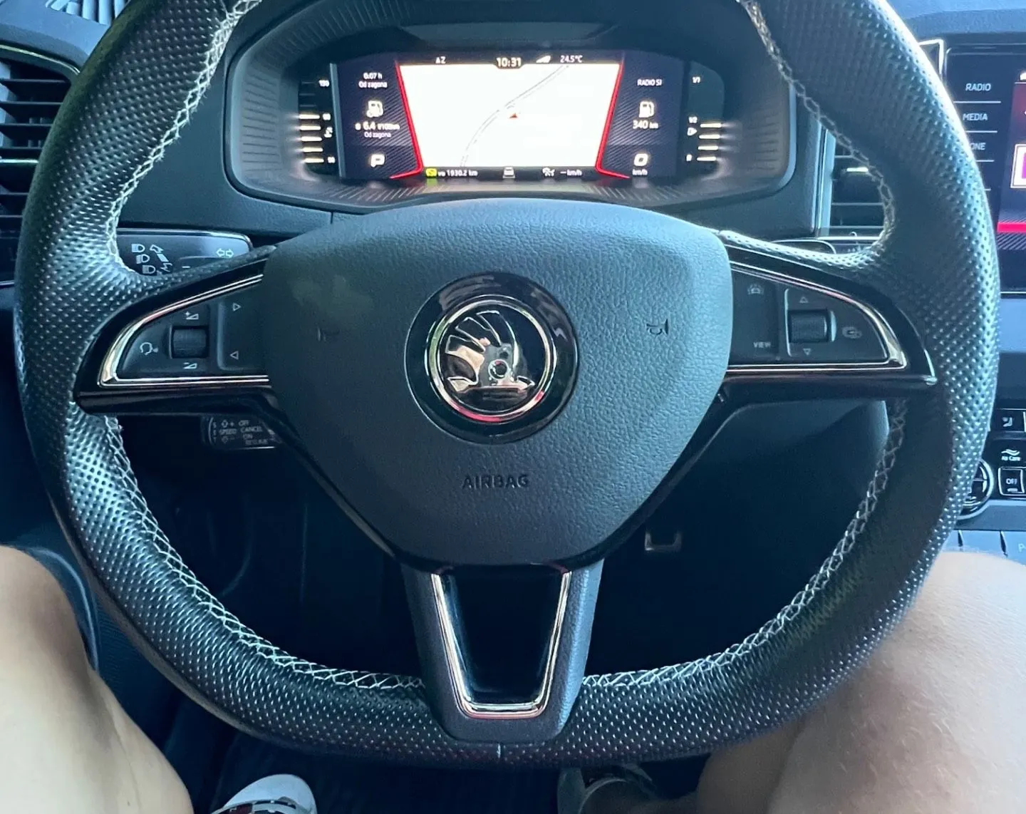 Zunanja slika - Škoda Karoq - 1.5 TSI+Sportline+1.LAST+SLO+SAMO 58.845km+ACC - 4
