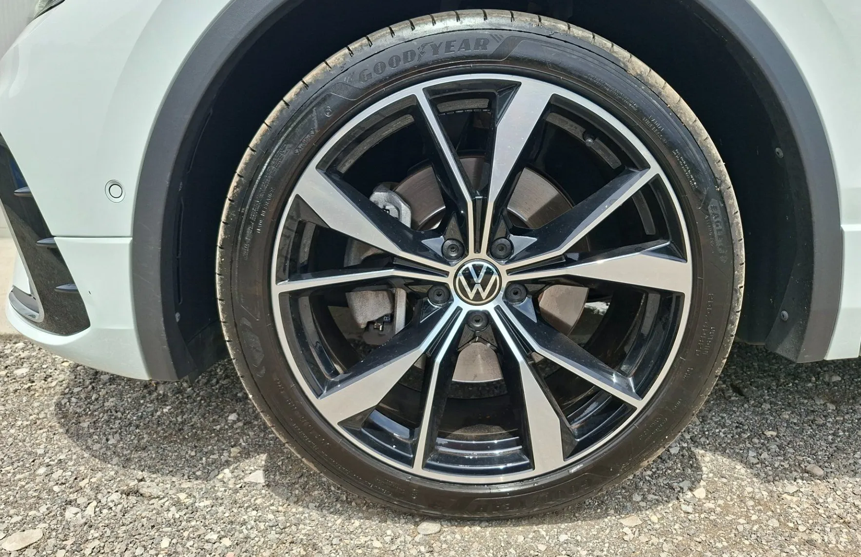 Zunanja slika - Volkswagen Tiguan - 4motion 2.0 TDI BMT R-Line DSG - 18