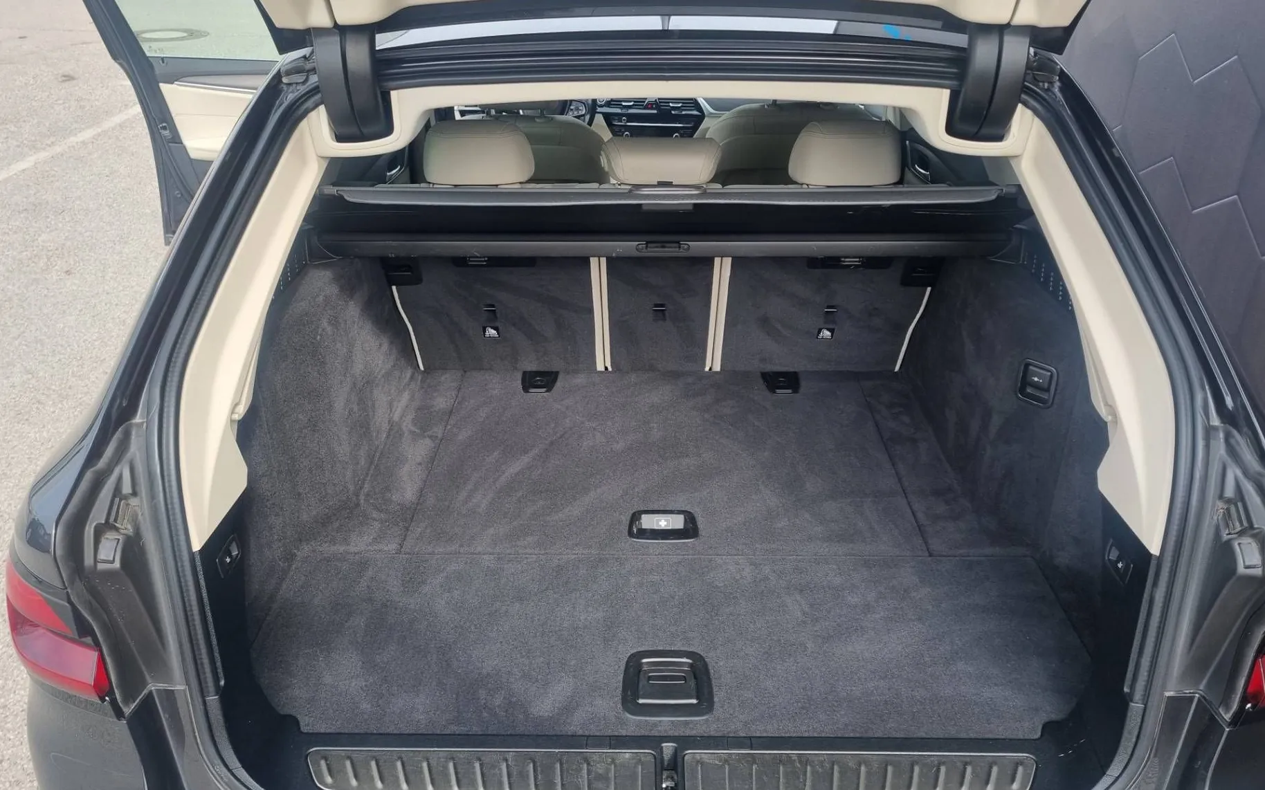 Zunanja slika - BMW Serija 5 - Touring: 530d xDrive-Luxury-Usnje-LED... - 15