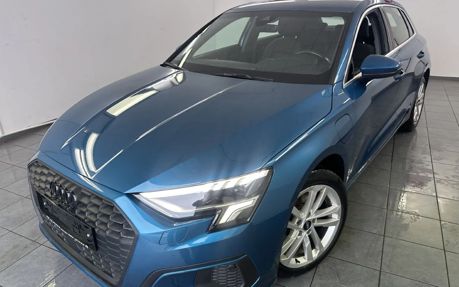 Zunanja slika - Audi A3 - 40 TFSI e Business Stronic 150kW.KAMERA.LED.BENCIN - 2