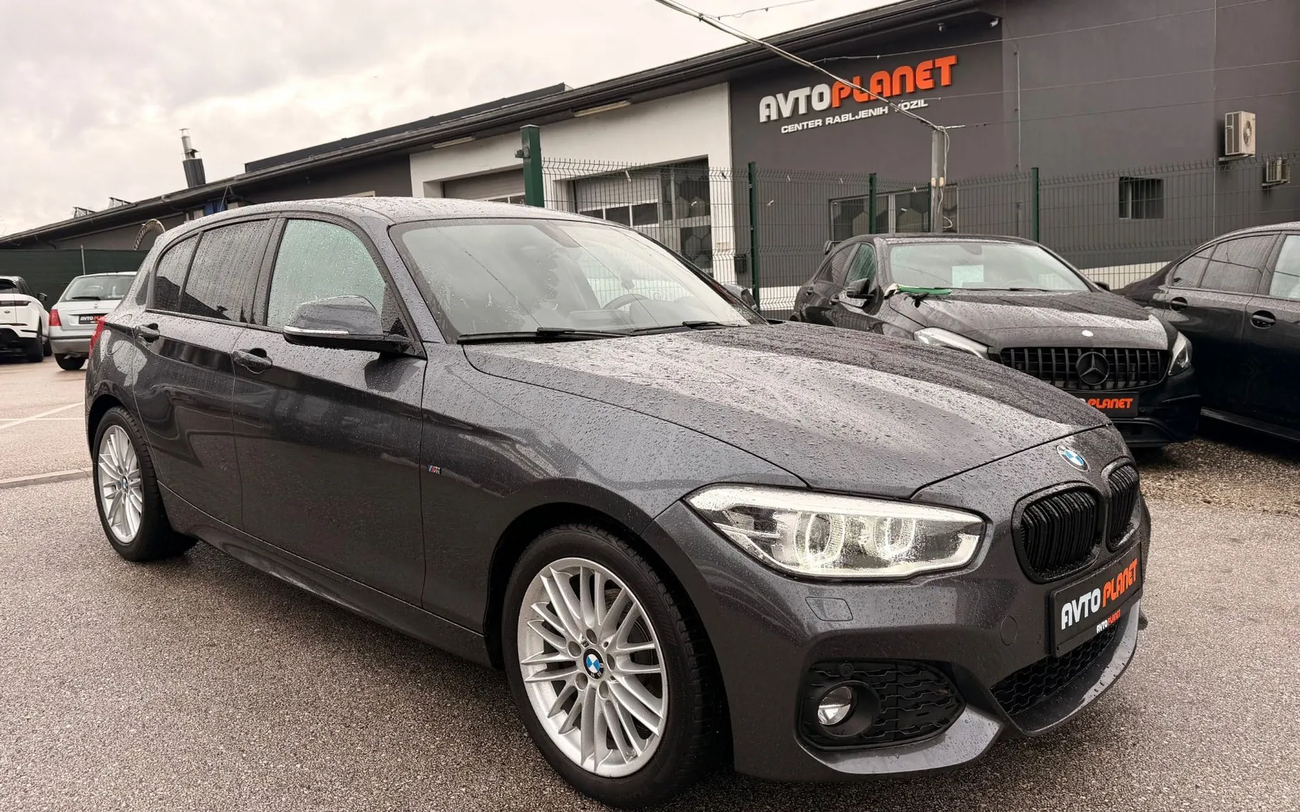 Zunanja slika - BMW Serija 1 - : 118i M Sport Shadow 1.LASTNIK FULL LED ALU17 - 7