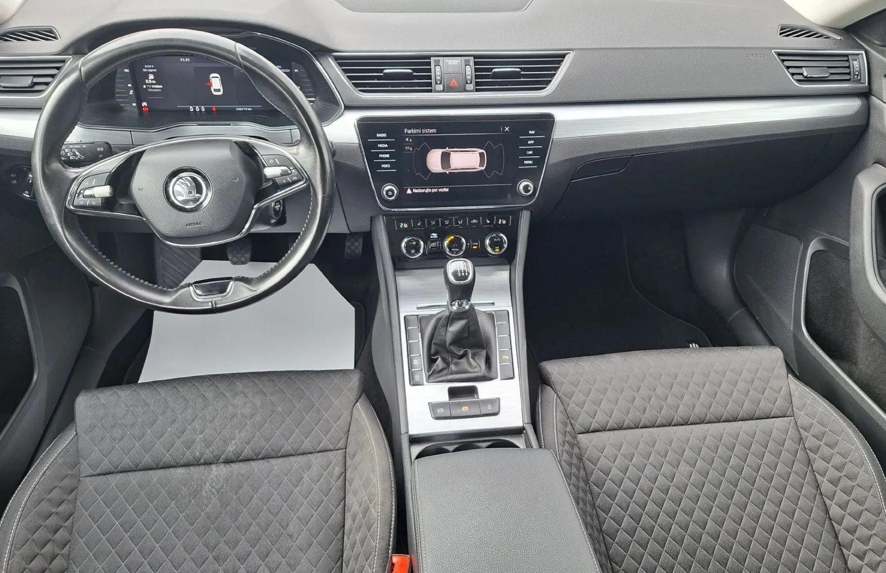 Zunanja slika - Škoda Superb - 2.0 TDI Style Combi  110 kW - 11
