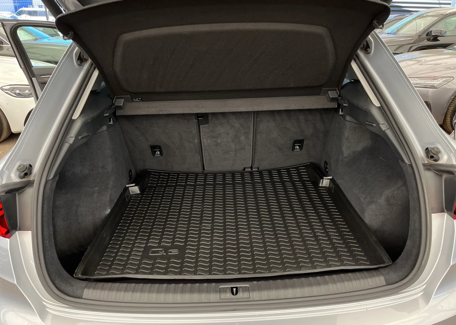 Zunanja slika - Audi Q3 - 2,0 TDI S tronic Quattro - 12