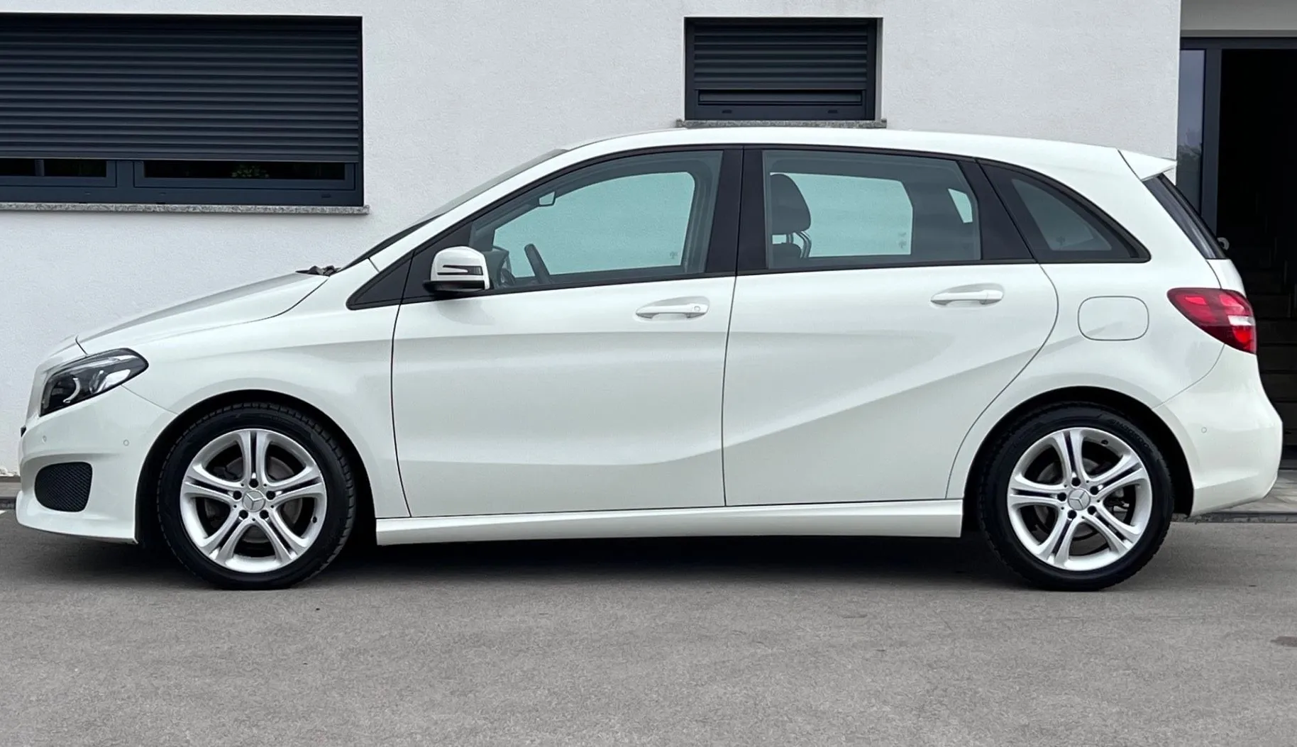 Zunanja slika - Mercedes-Benz B-Razred - 200d+NAVI+ACC+F1+ALU+PDC - 5