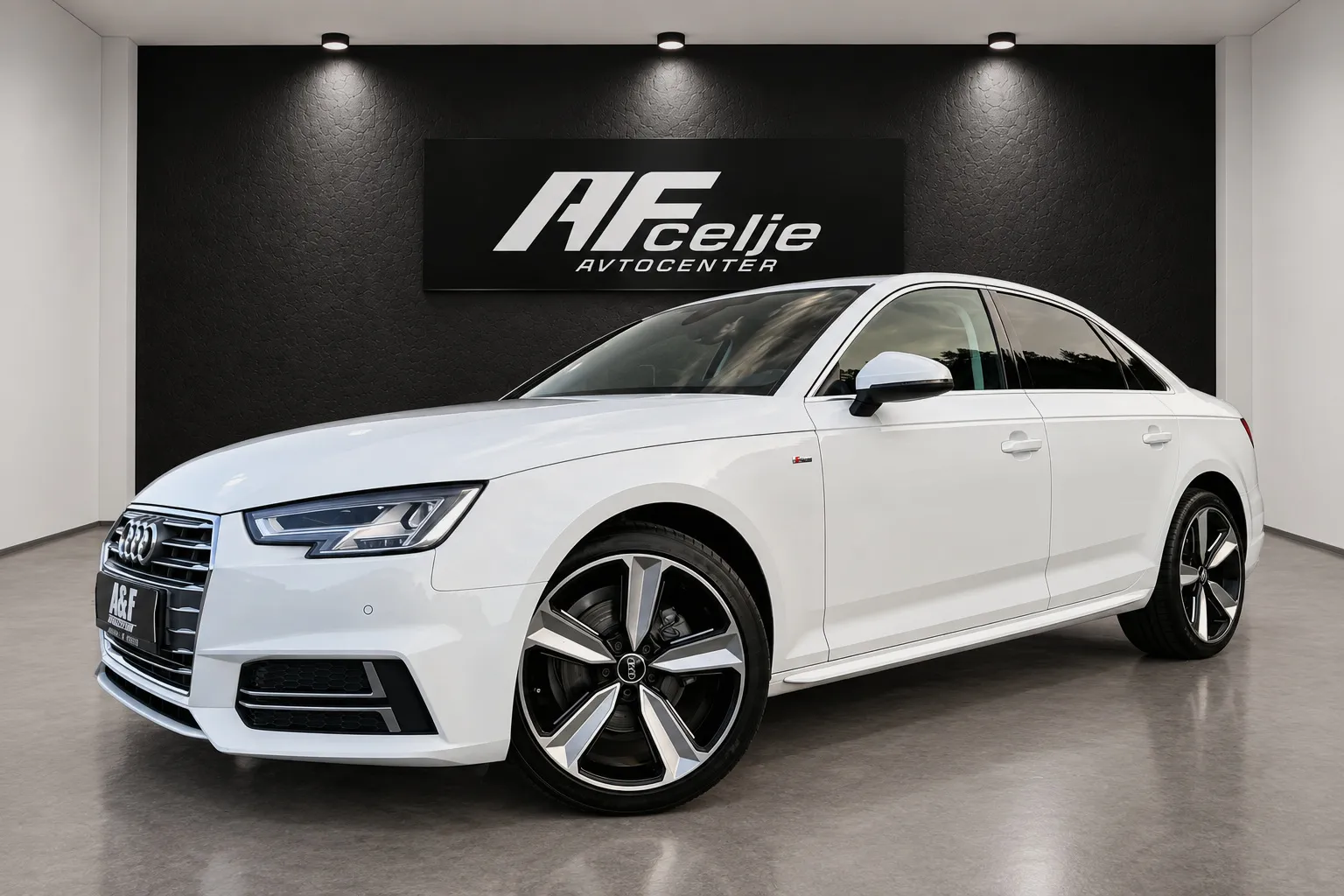 Zunanja slika - Audi A4 - 2.0 TDI-S LINE-145.000km-XENON+LED-LIZING ZA TUJCE - 1