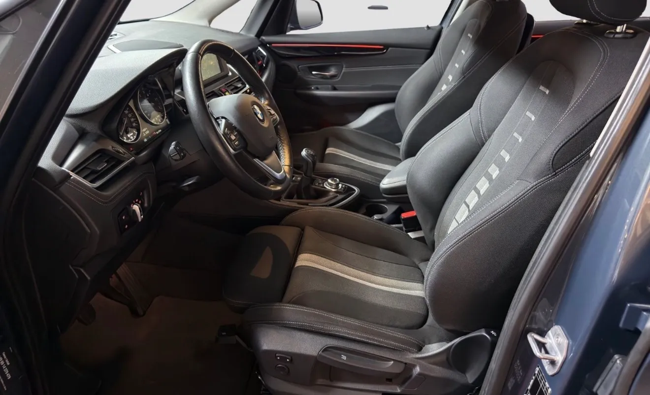 Notranja slika - BMW Serija 2 - Bmw 218d Active Tourer M paket - 13