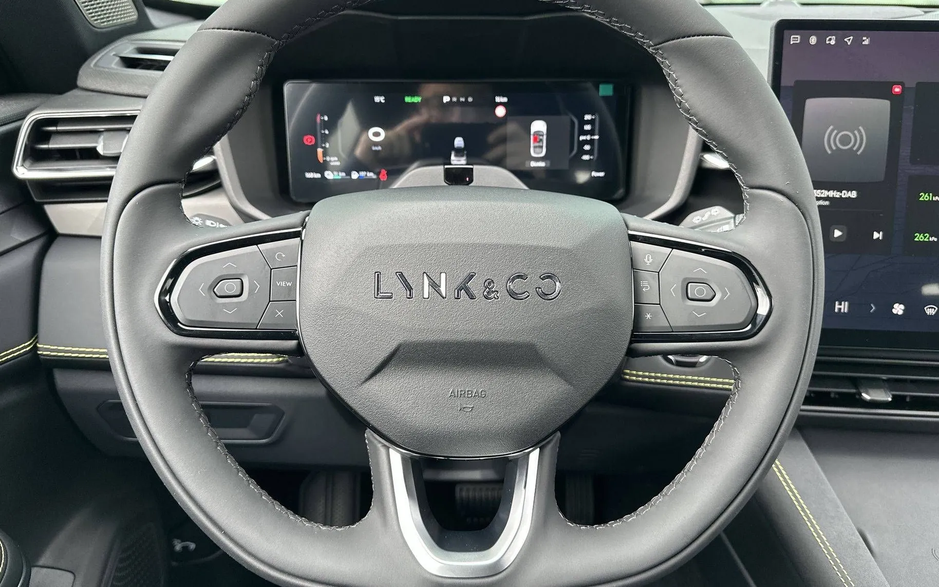 Zunanja slika - Lynk & Co 01 - More 2025 Priključni hibrid - 14