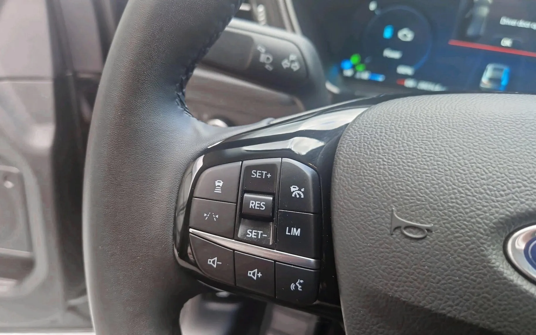 Zunanja slika - Ford Kuga - 2.5 PHEV Titanium CVT-SLO-RADAR-ZIM.PAK-NAI-KEYLES - 15