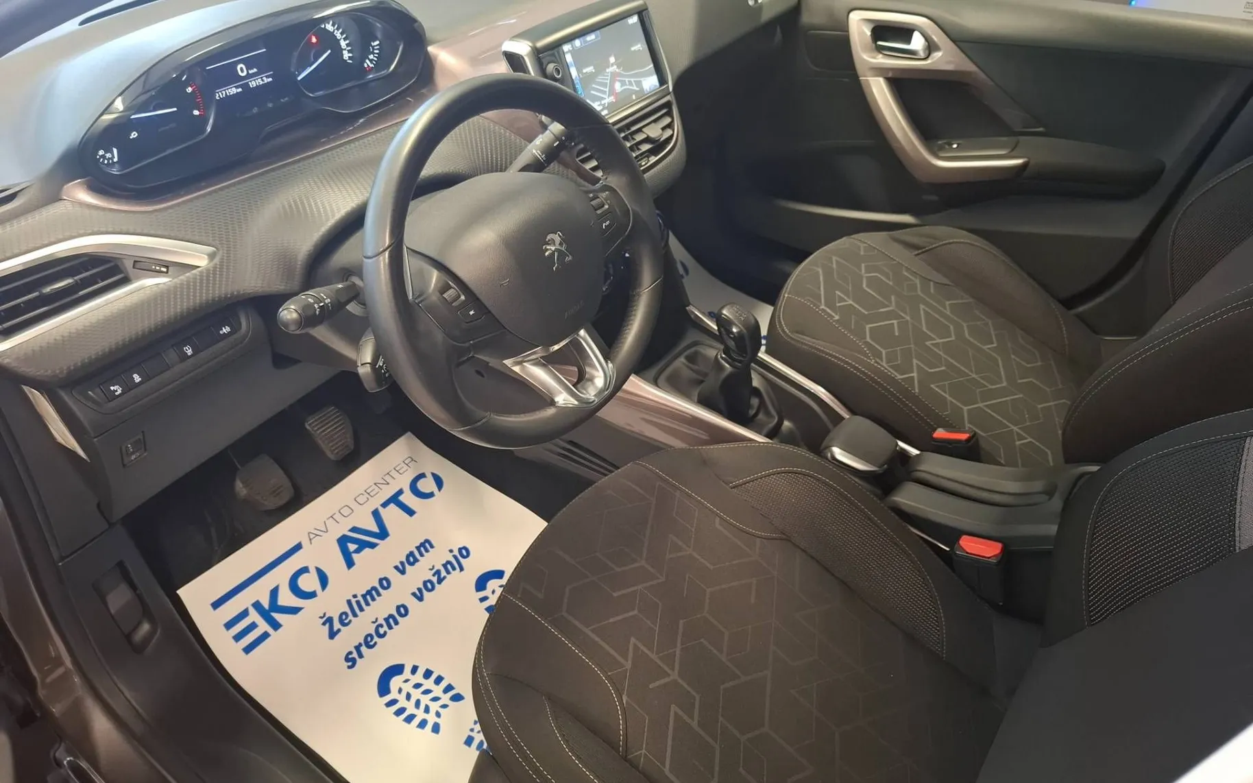 Notranja slika - Peugeot 2008 - Active 1.4 HDi NAVI-PDC-TEMPOMAT-BREZ POLOGA- - 7
