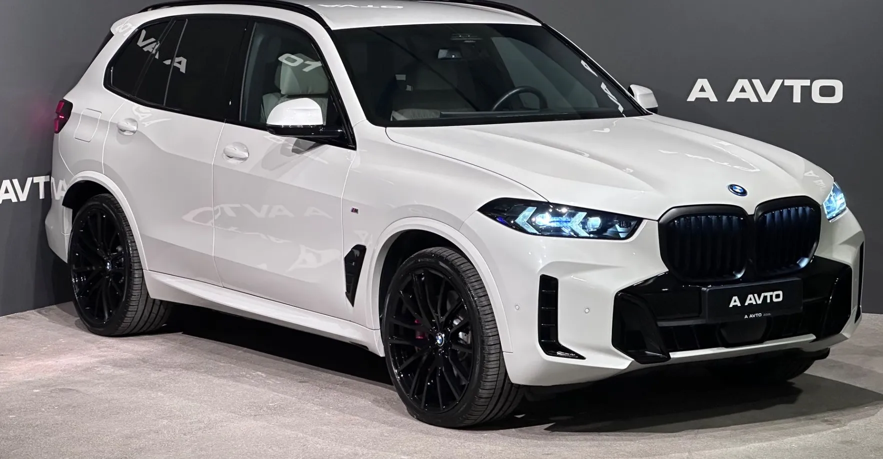 Zunanja slika - BMW X5 - serija : xDrive50e Avt. M Pro-INDIVIDUAL-22COL-VK-ICONIC... - 2