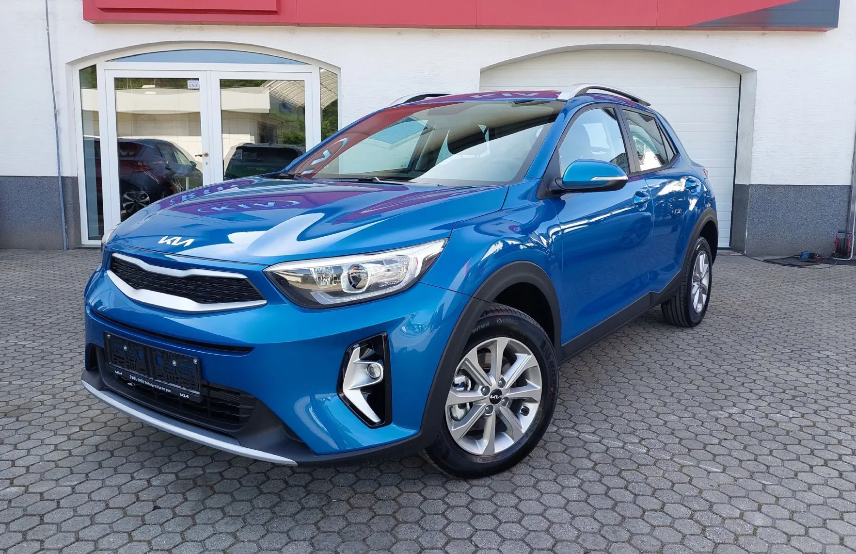 Zunanja slika - KIA Stonic - 1.2 DPI 62 kW  84 KM  LX Urban M T - VEČ BARV - 2