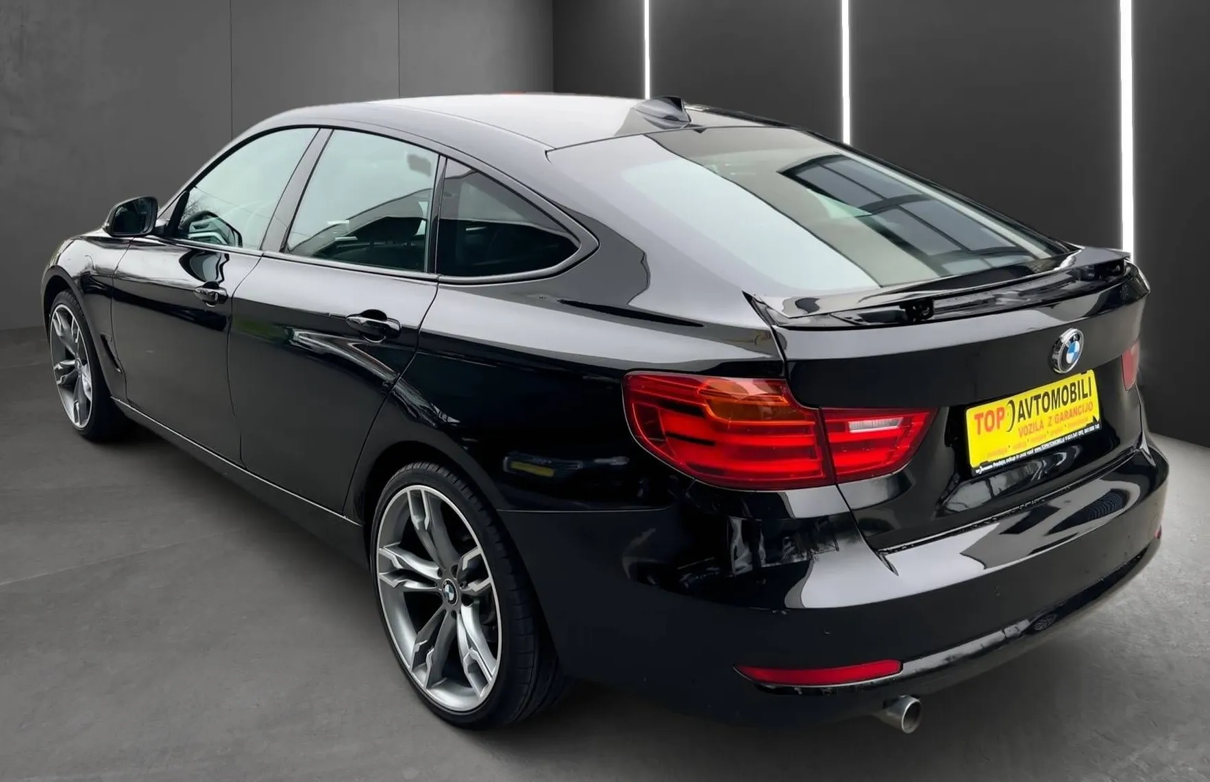 Zunanja slika - BMW Serija 3 - Gran Turismo: 318d TEMP NAVI MOŽNOST FINANCIRANJA BREZ P - 4