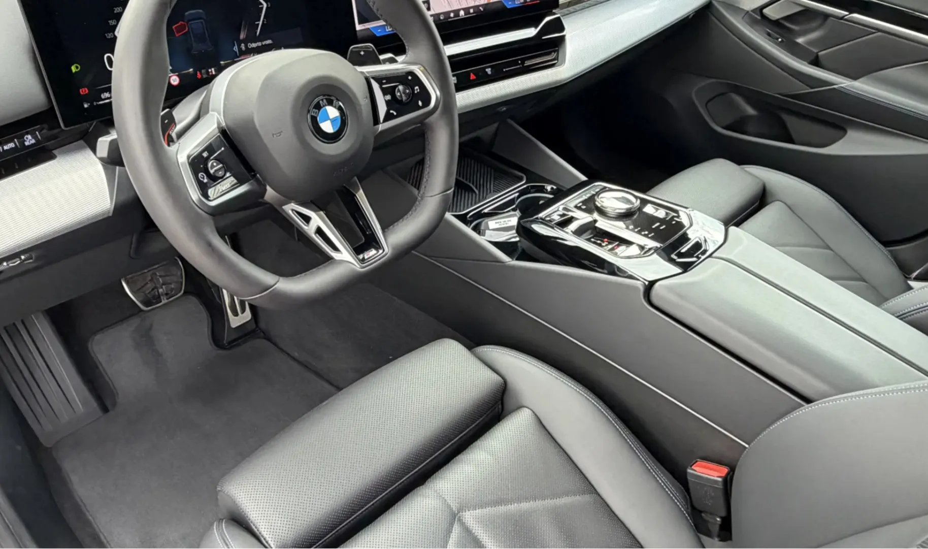 Zunanja slika - BMW Serija 5 - BMW 540d xDrive, 210KW - 12