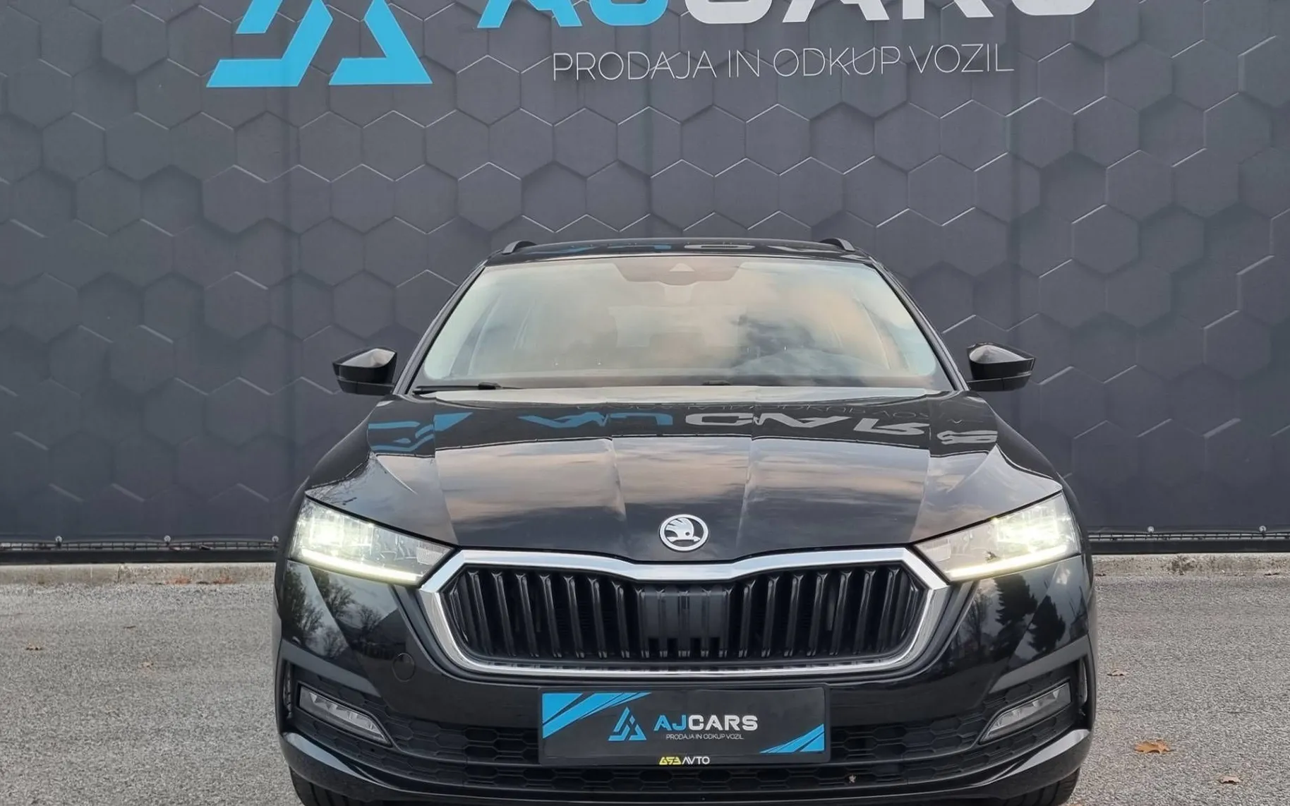 Zunanja slika - Škoda Octavia - 2.0 TDI Executive Dsg-Virtual-Led-ACC-LineAss... - 2