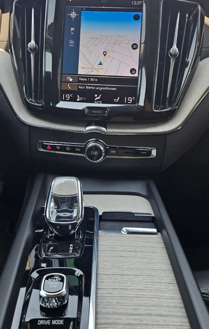 Zunanja slika - Volvo XC60 - B4D AWD Inscription Luxe Avt.+22 COL+2x Memory - 10