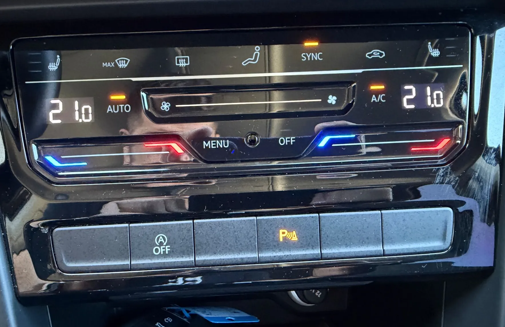 Zunanja slika - VW Touran - 2.0 TDI DSG-7 SEDEŽEV-VIRTUAL-ACC-NAVI-PDC - 19