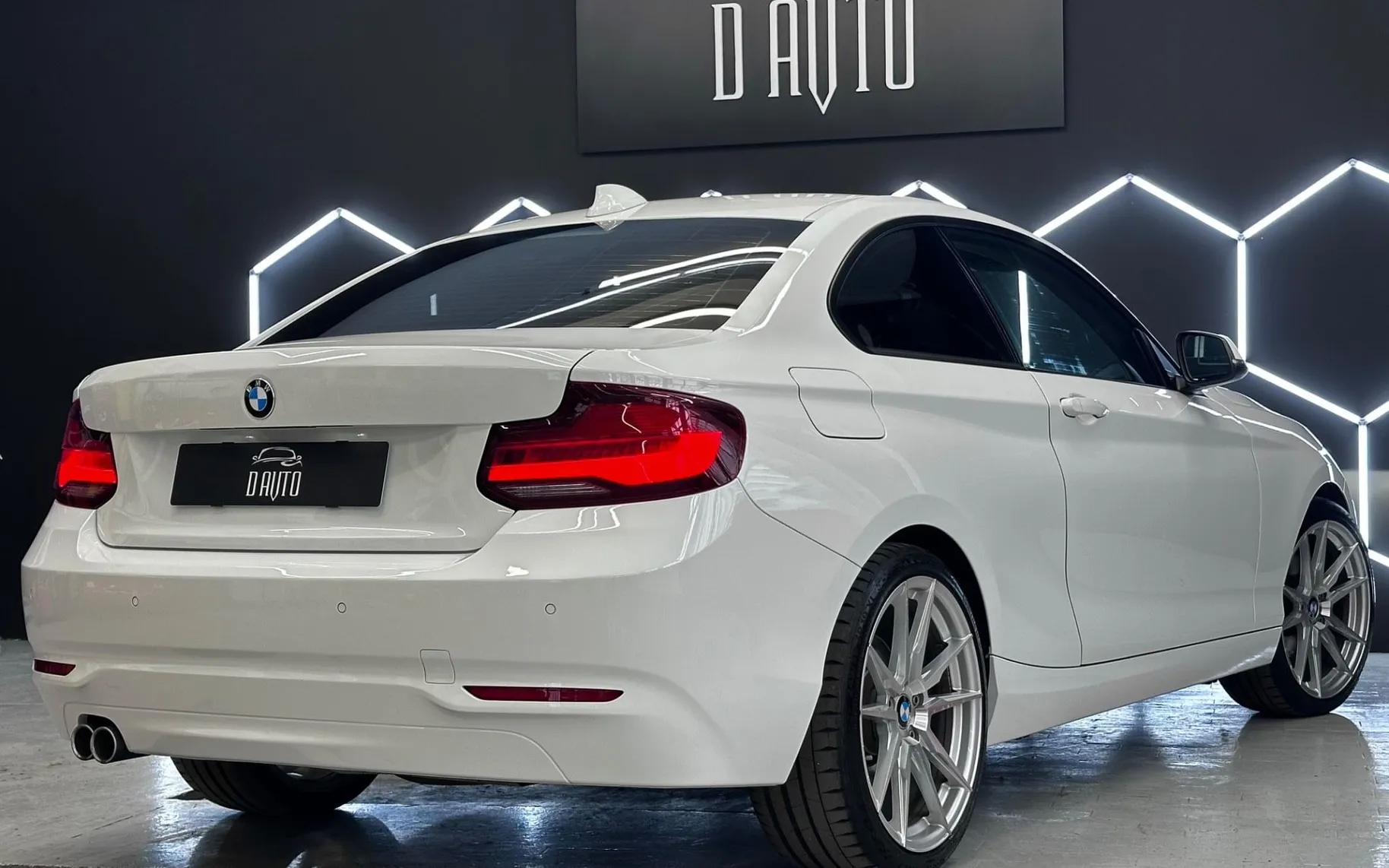 Notranja slika - BMW serija 2 Coupe: - serija 2  220d Coupe SAMO 68.000km+SLO VOZILO... - 7