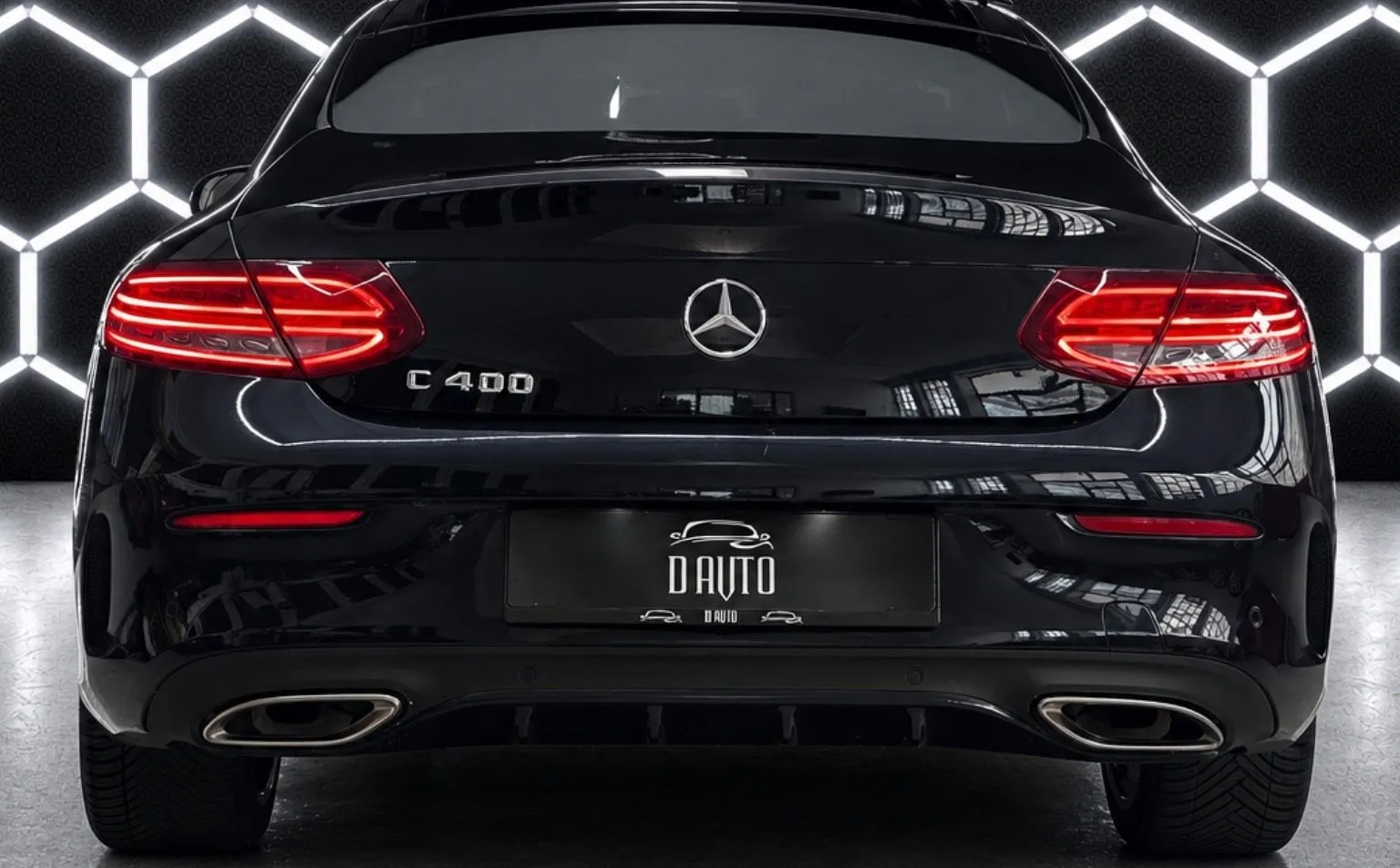 Notranja slika - Mercedes-Benz C-Razred - C Coupe 180 AMG Line+PANO+samo 107000km - 7