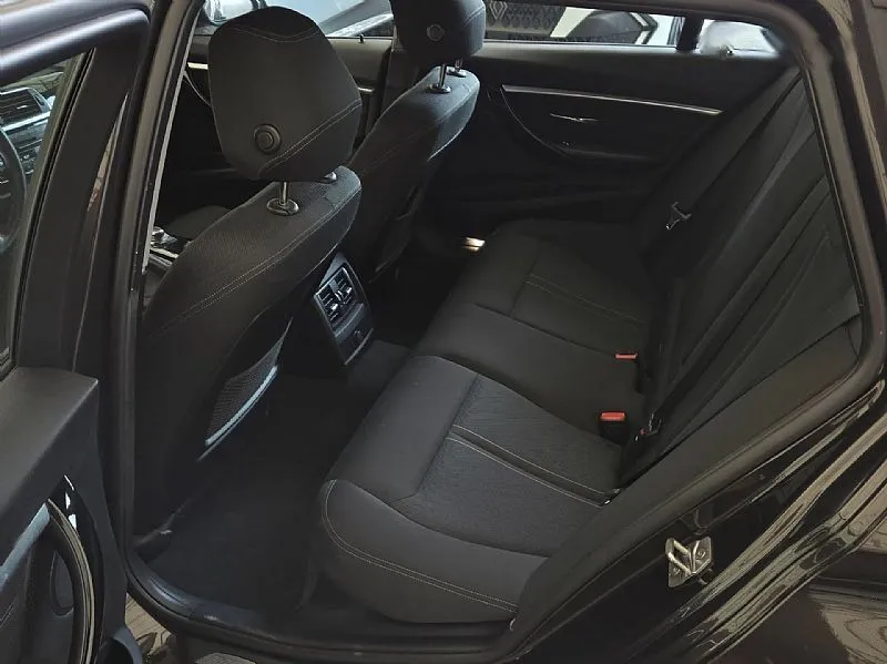 Zunanja slika - BMW Serija 3 - 330d 190Kw Touring Sport Line AVT NAVI GR.SED - 8
