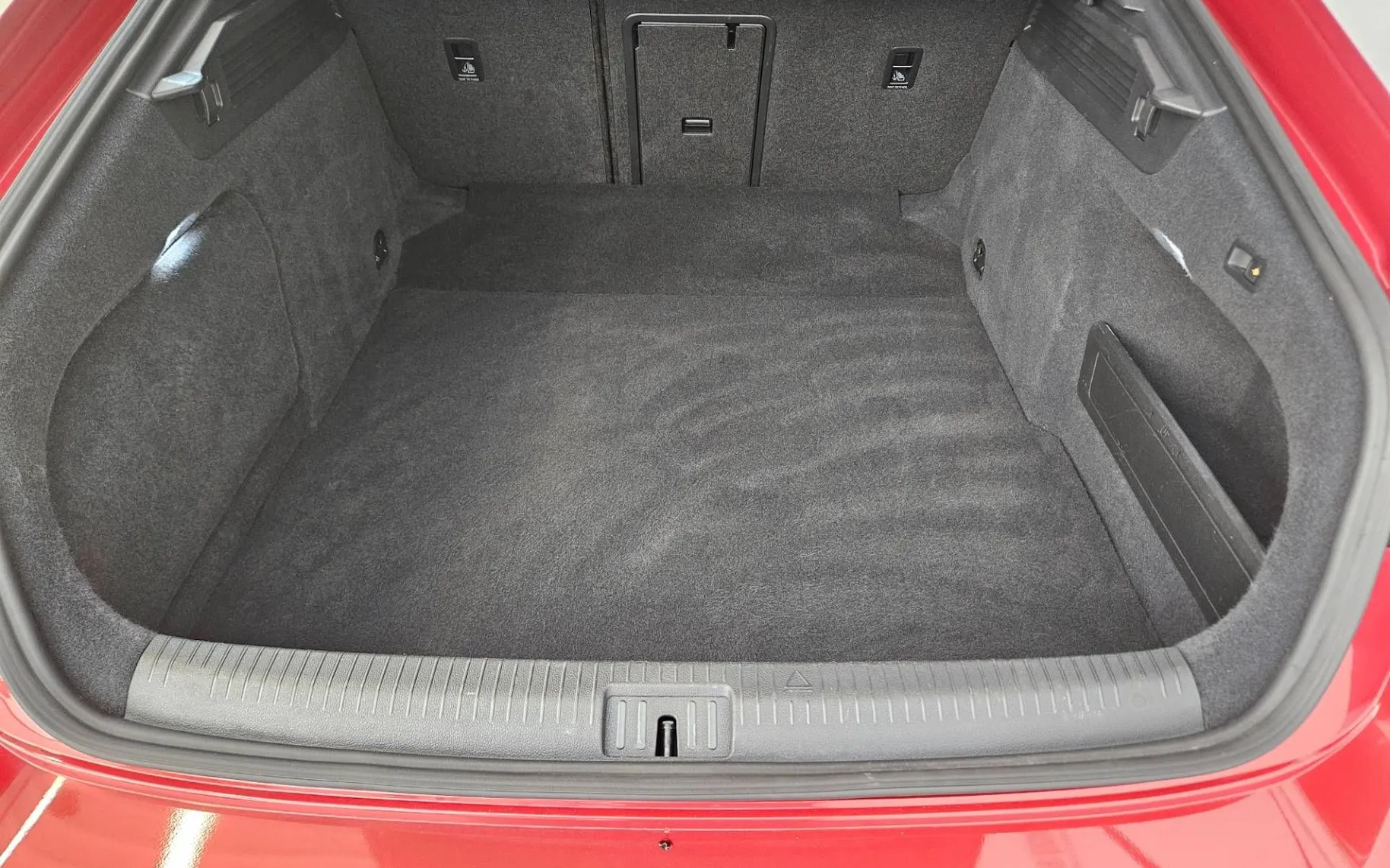 Notranja slika - Volkswagen Arteon - 2.0 TDI BMT R-Line DSG - 12