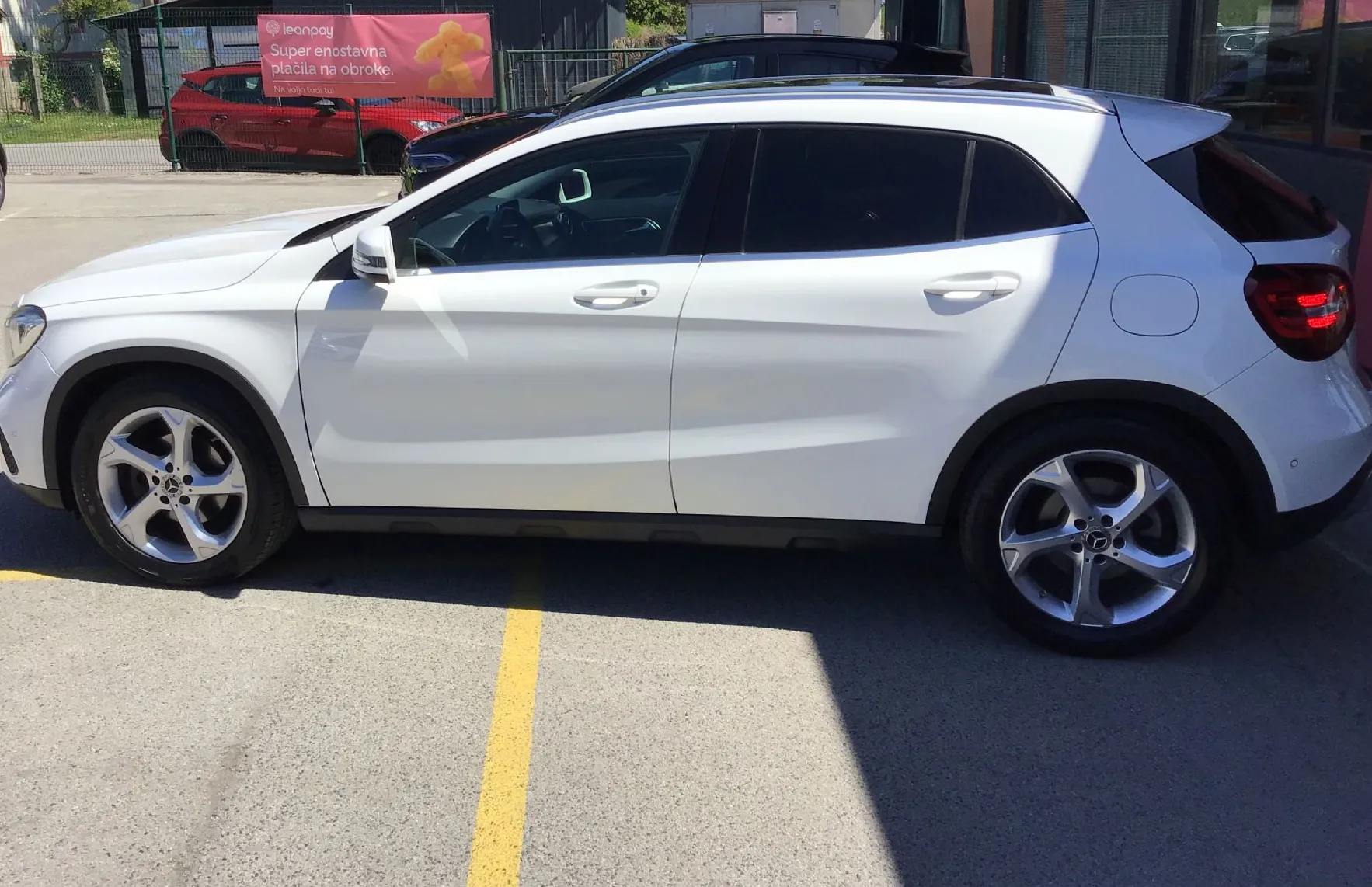 Zunanja slika - Mercedes-Benz GLA-Razred - GLA 180 Urban Avt. - 8