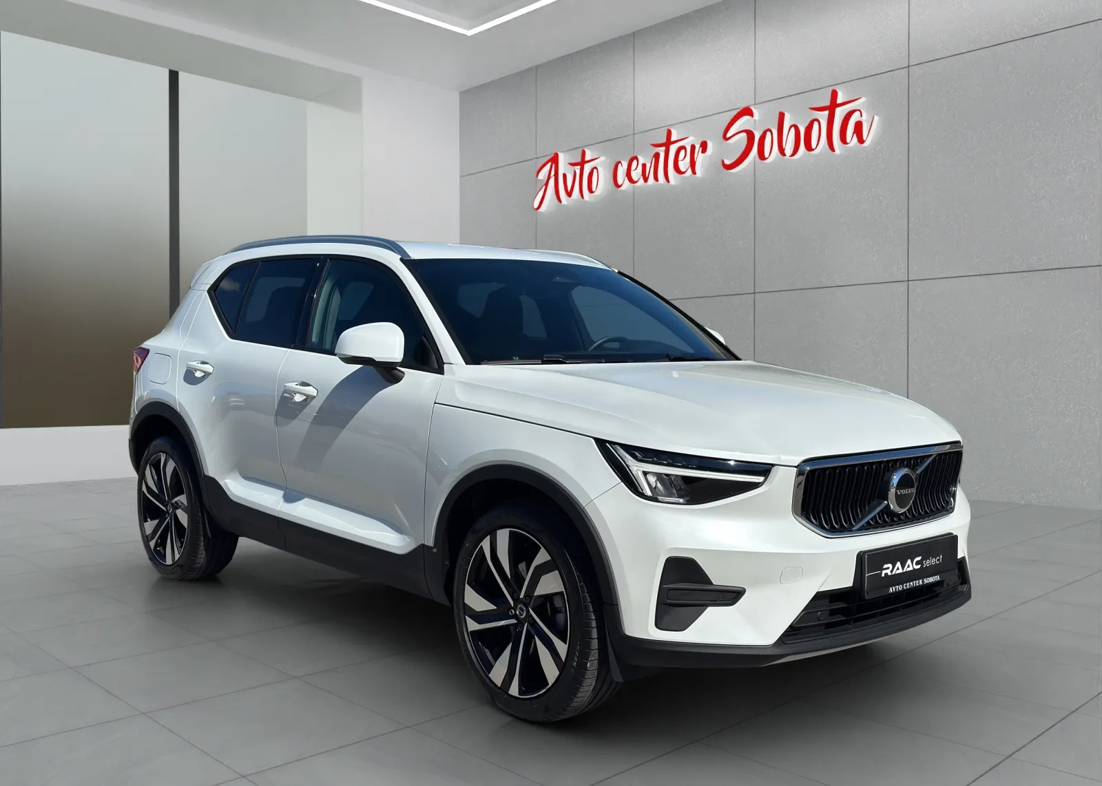 Zunanja slika - Volvo XC40 - B3 AUT. - 1