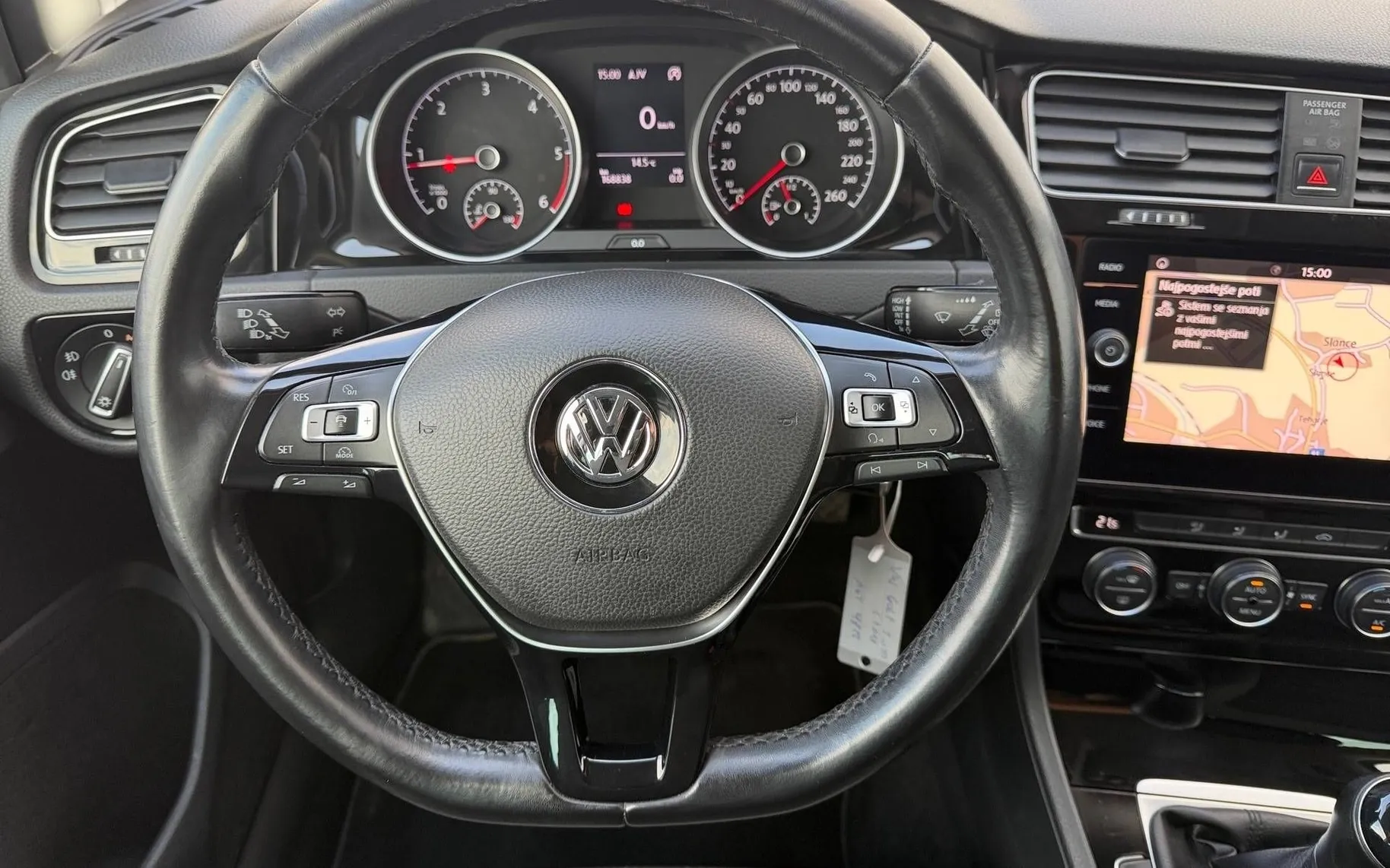 Notranja slika - Volkswagen Golf - 2.0 TDI Highline 110  150 ... - 10
