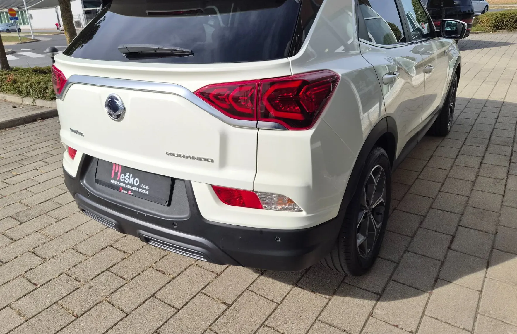 Zunanja slika - SsangYong Korando - 1.5 T-GDI Exclusive alu-pdc-kamera-usnje-gretje se - 6