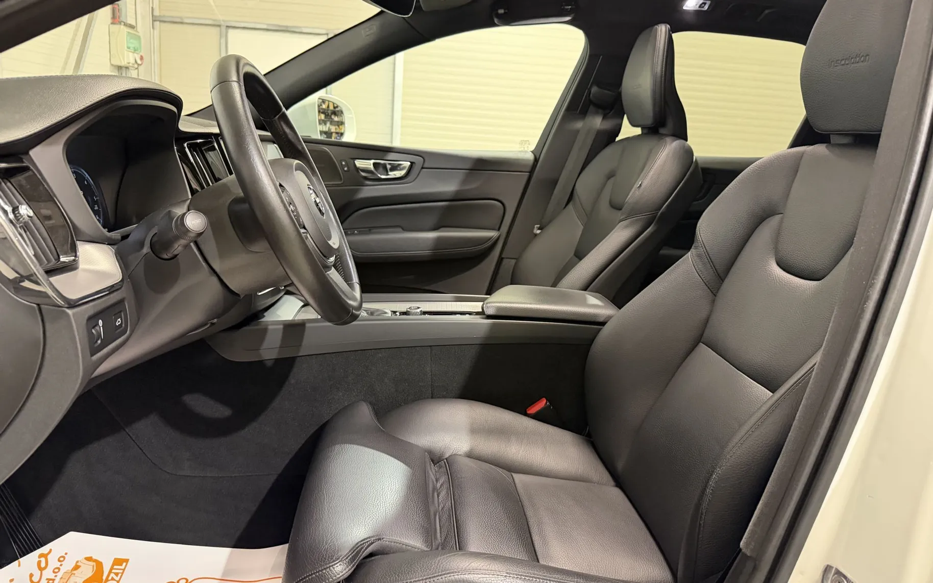 Notranja slika - Volvo XC60 - D4 4X4-INSCRIPTION-VIRTUAL-PANORAMA-KAMERA-HEAD UP - 10