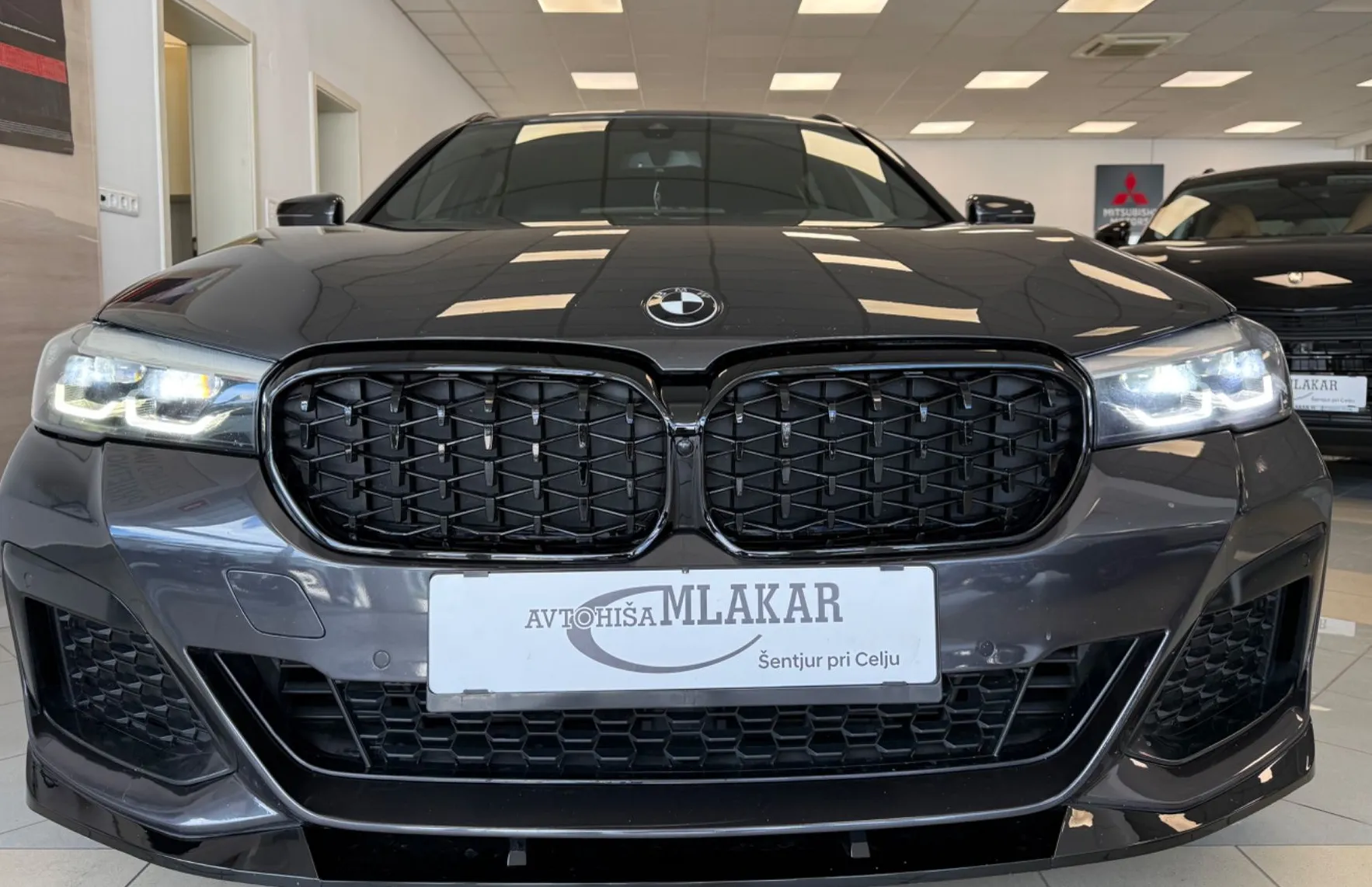 Zunanja slika - BMW Serija 5 - Touring: 530d xDrive M-SPORT-AMBIENT-LED-ALU-FACELIFT- - 2