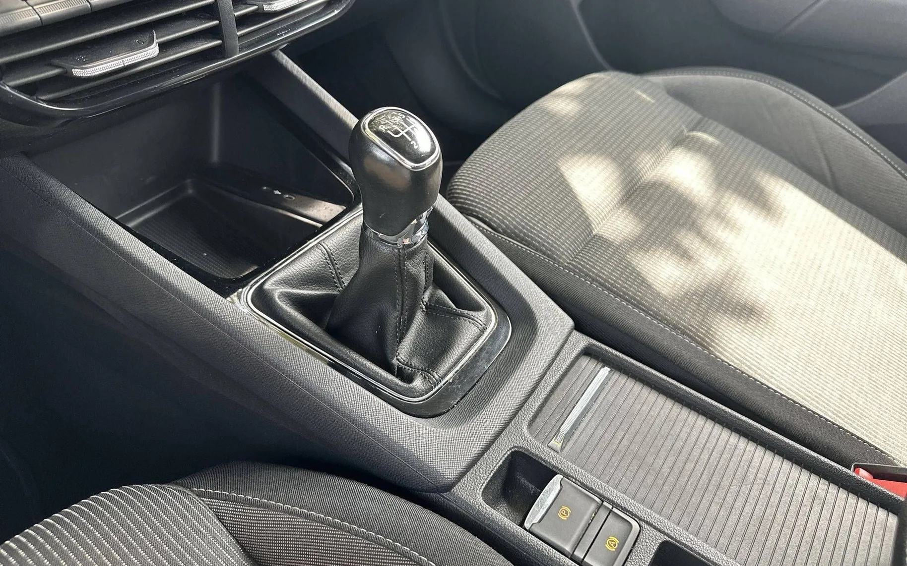Notranja slika - Škoda Octavia - Combi 1.5 TSI Ambition - 20