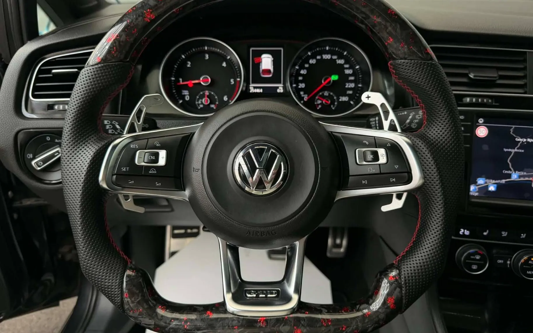 Notranja slika - Volkswagen Golf Variant - 2.0 GTD•XENON•PANO•KEYLESS•MAXTON•REMUS•NAVI•F1• - 11