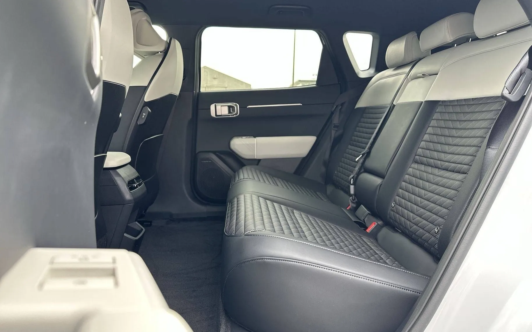Notranja slika - KIA EV4 - GT-LINE 81.4 kWh bat.. 150 kW  204 KM - 11