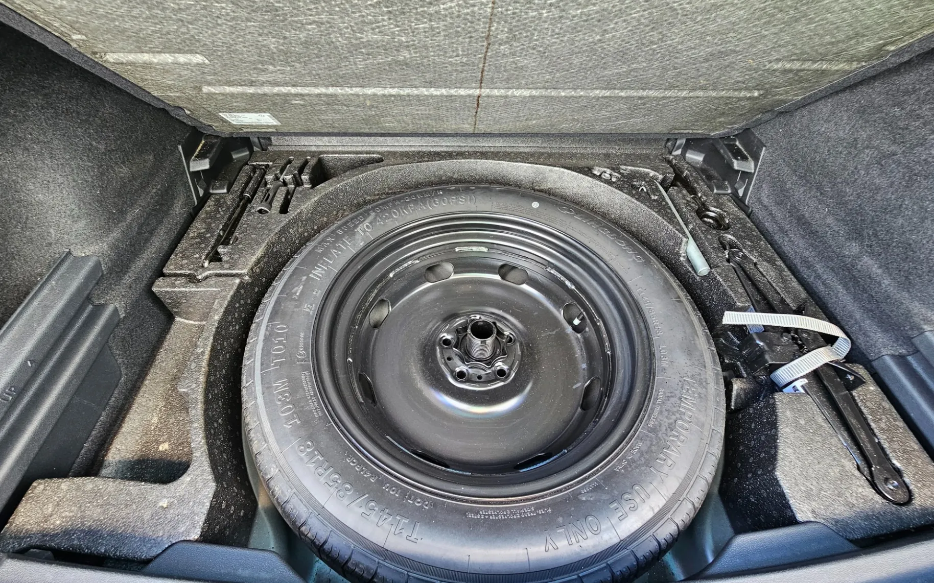 Zunanja slika - VW Tiguan - 2.0 TDI R-Line DSG - 11