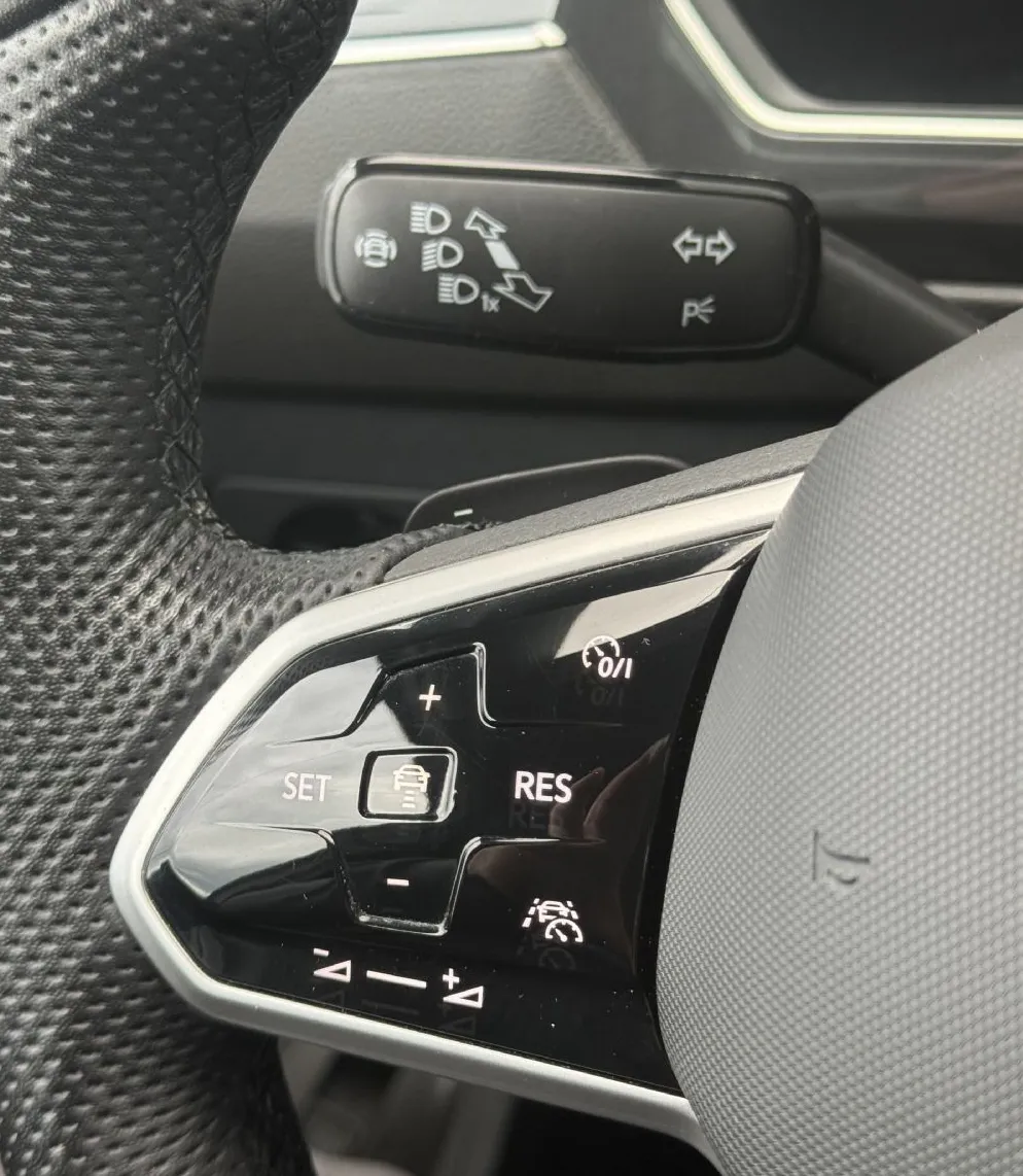 Zunanja slika - Volkswagen Tiguan Allspace - 2.0TSI 4M R-Line PANO-LED-20COL-AMBI-ACC-VIRTUAL - 14