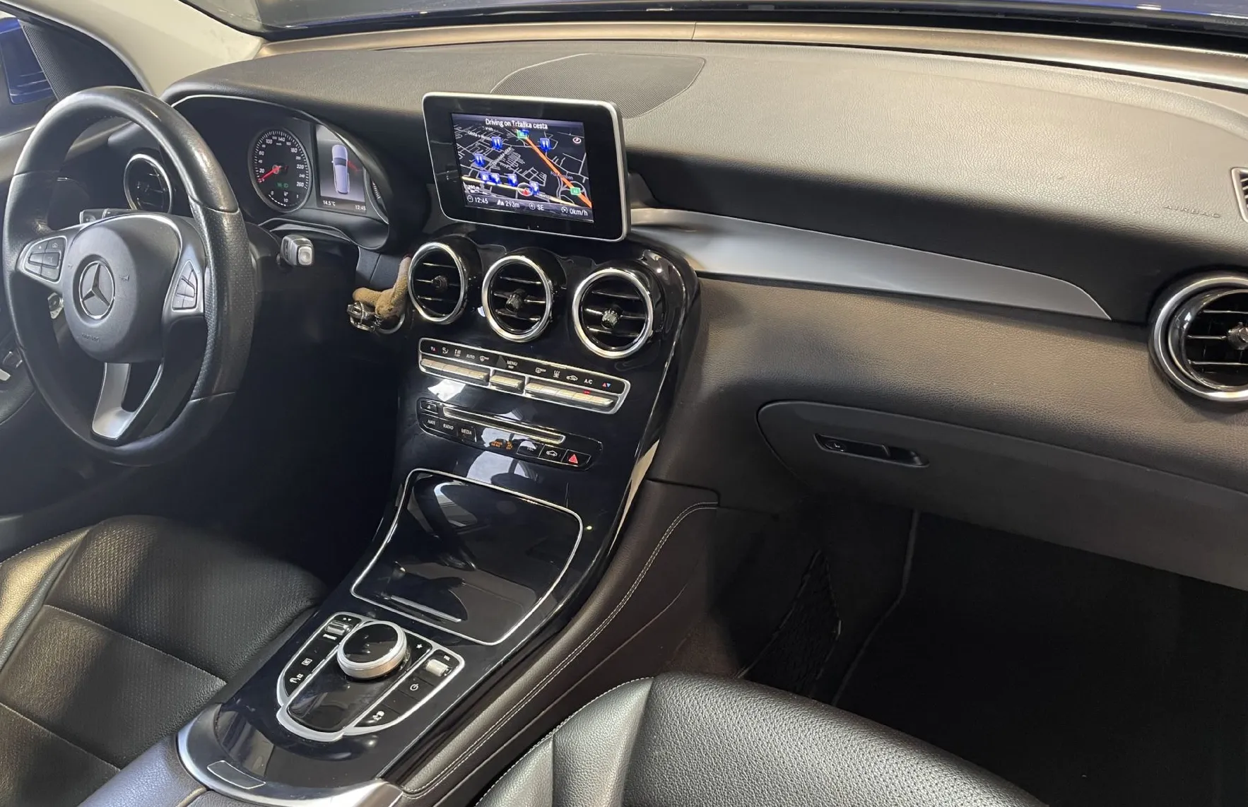 Zunanja slika - Mercedes-Benz GLC-Razred - PANORAMA-NAVIGACIJA-360KAMERA-USNJE-ALU - 12