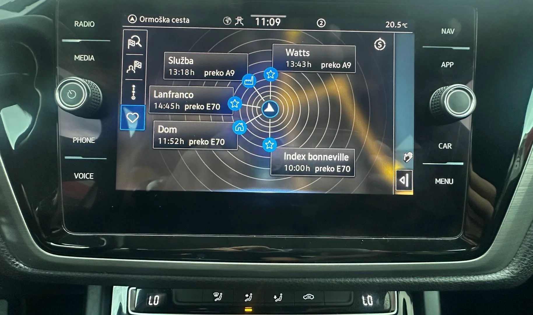 Zunanja slika - Volkswagen Touran - 2.0 TDI DSG.NAVI.KAMERA.NAREJEN VEL.SERVIS+MENJALN - 13