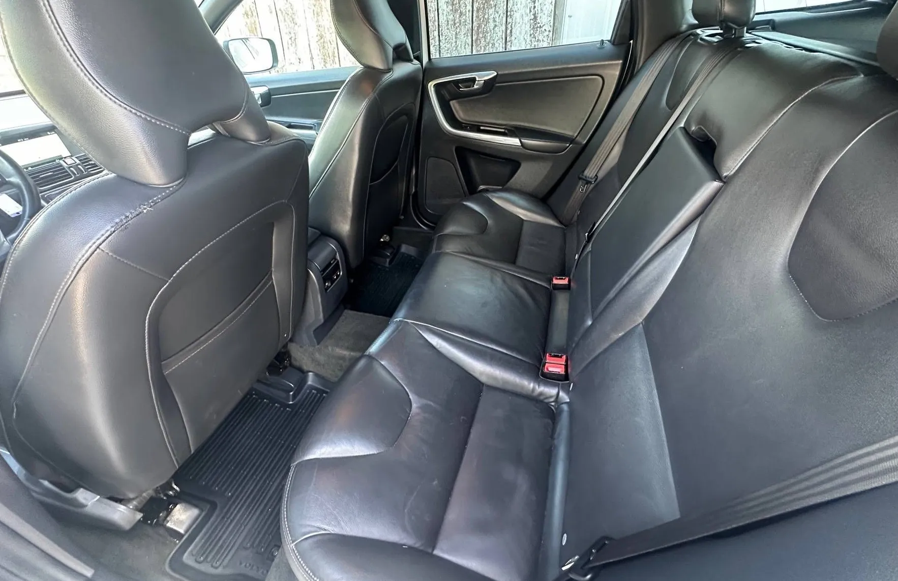Zunanja slika - Volvo XC60 - D4 XENON HI-FI TEMPOMAT NAVI VIRTUAL PDC - 17