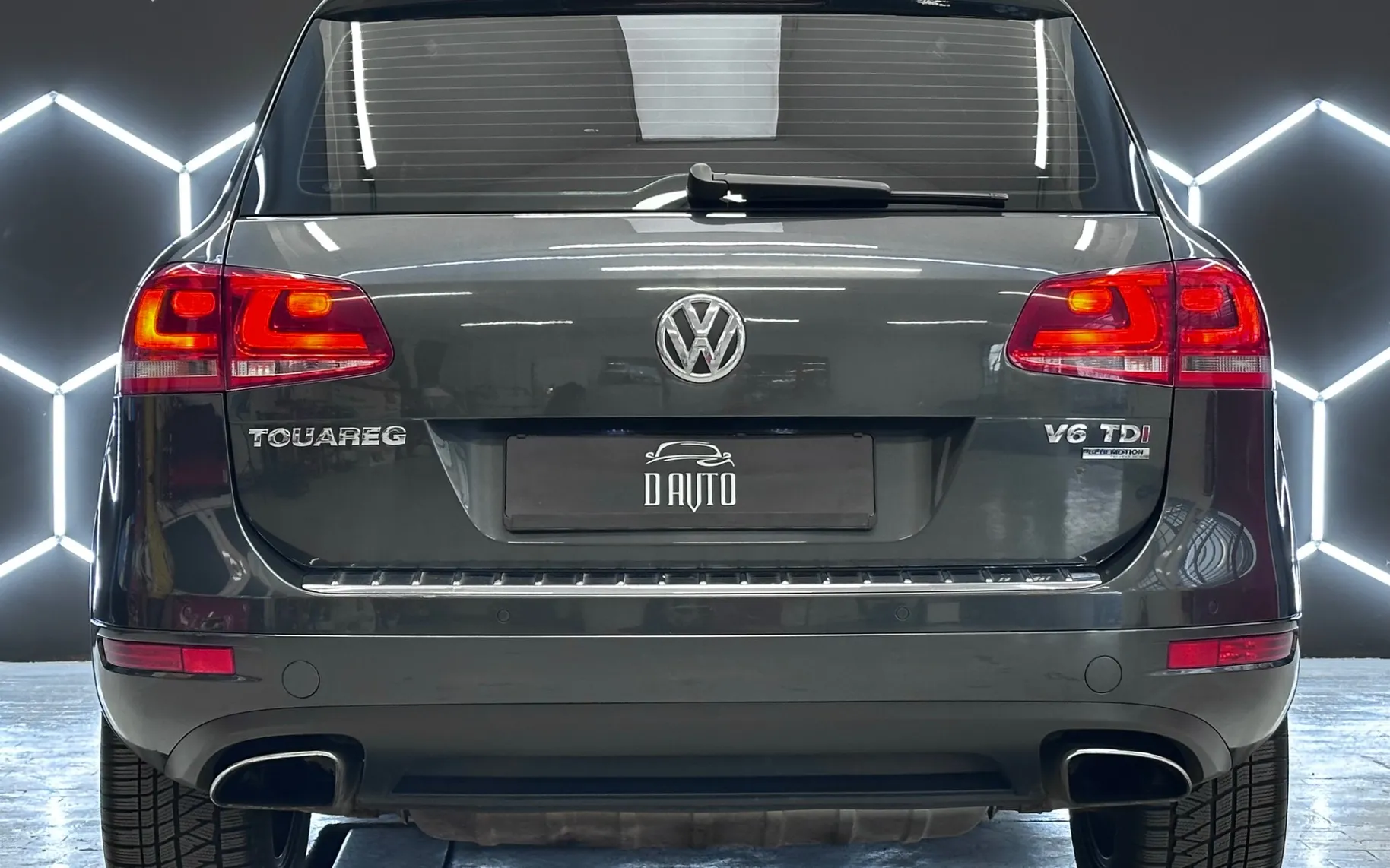 Notranja slika - VW Touareg - 3.0 V6 TDI Tiptronic - ZRAČNO-XENON-NAVI-MEMORY….. - 7