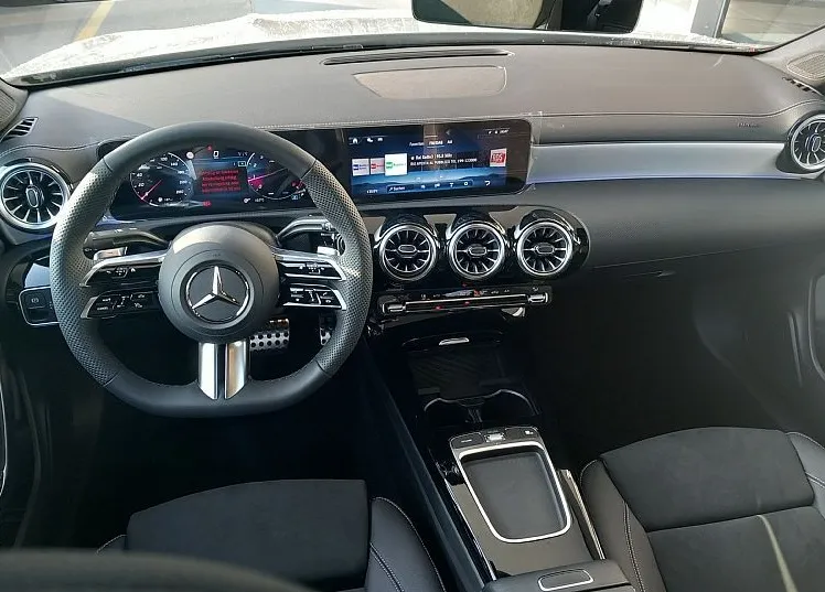 Zunanja slika - Mercedes-Benz CLA-Razred - CLA 200 AMG EDITION AKCIJSKA CENA - 7