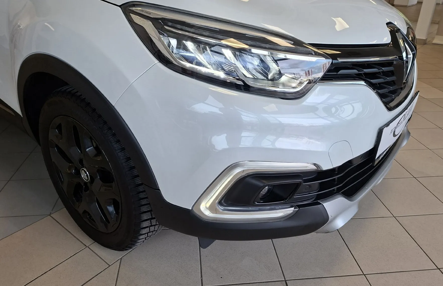 Zunanja slika - Renault Captur - Intens dCi 90-SLO-LED-NAVI-KAMERA-2X PDC- - 18