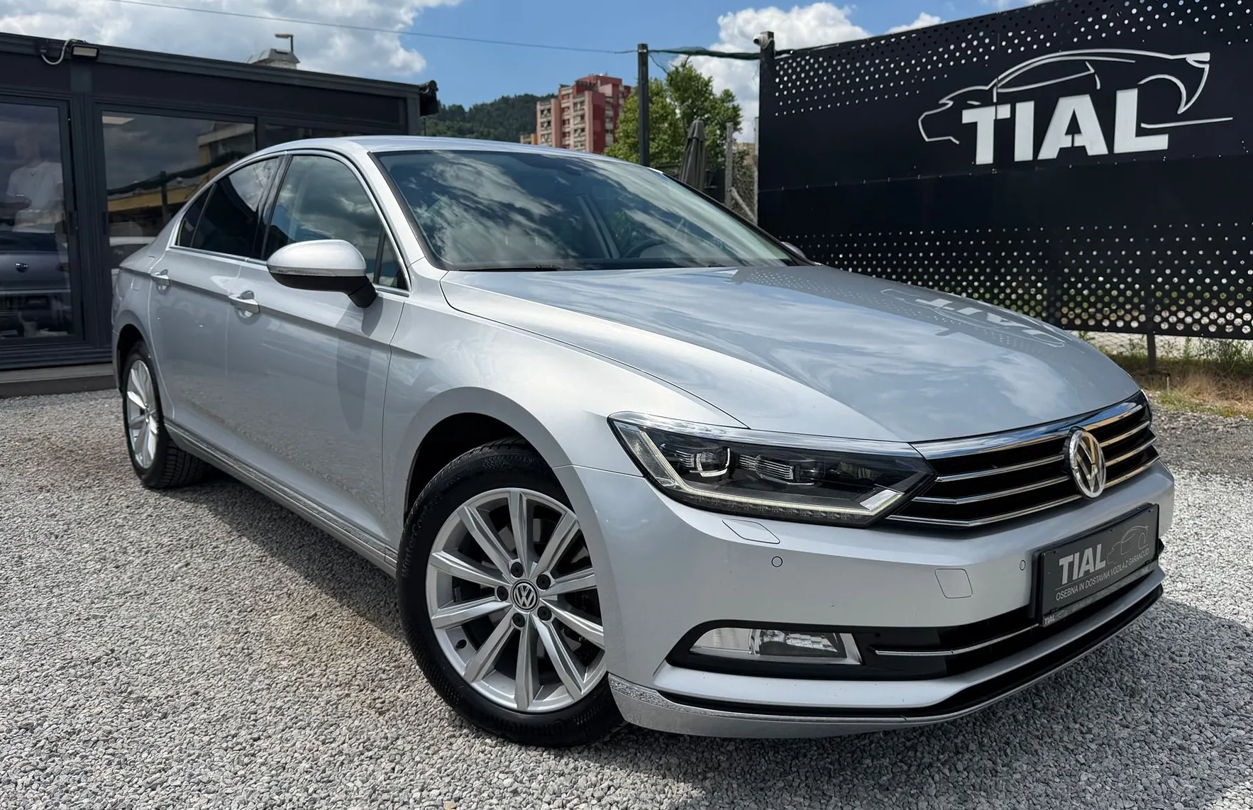 Zunanja slika - VW Passat - 2.0 TDI Highline-SLO-FULL LED-ACC-NAVI-KAMERA-ALU - 3