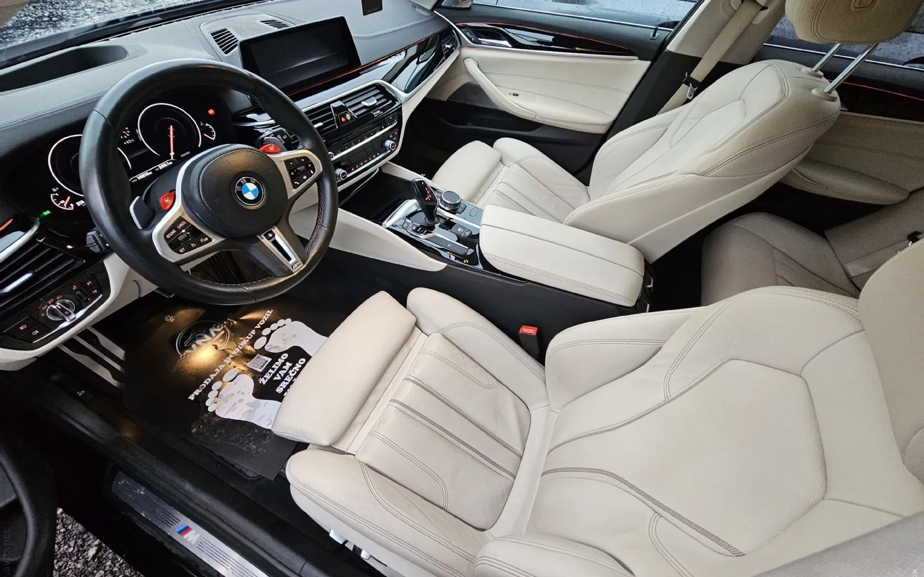 Notranja slika - BMW serija 5 Touring: - 530i xDrive |M-IZPUH-VOLAN|BOWERS|KAMERA|AMBIENT| - 7