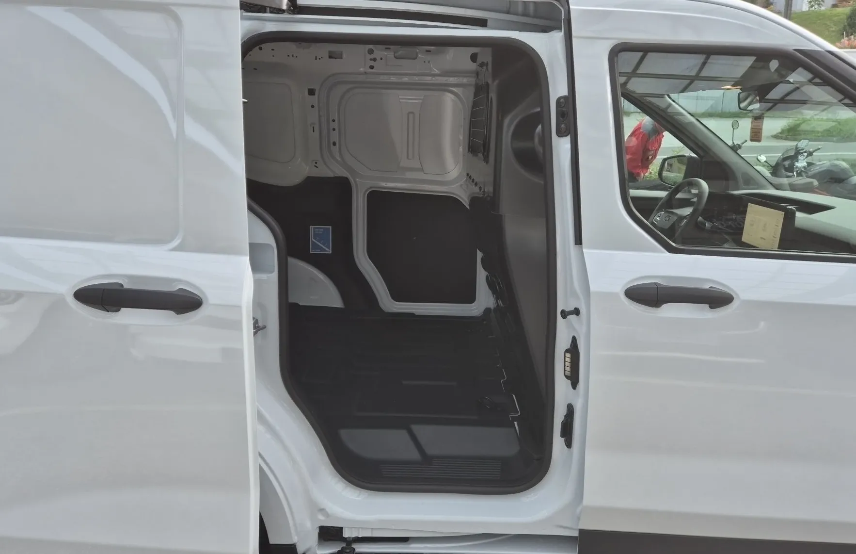 Zunanja slika - Ford Transit - Courier E  TREND - 15