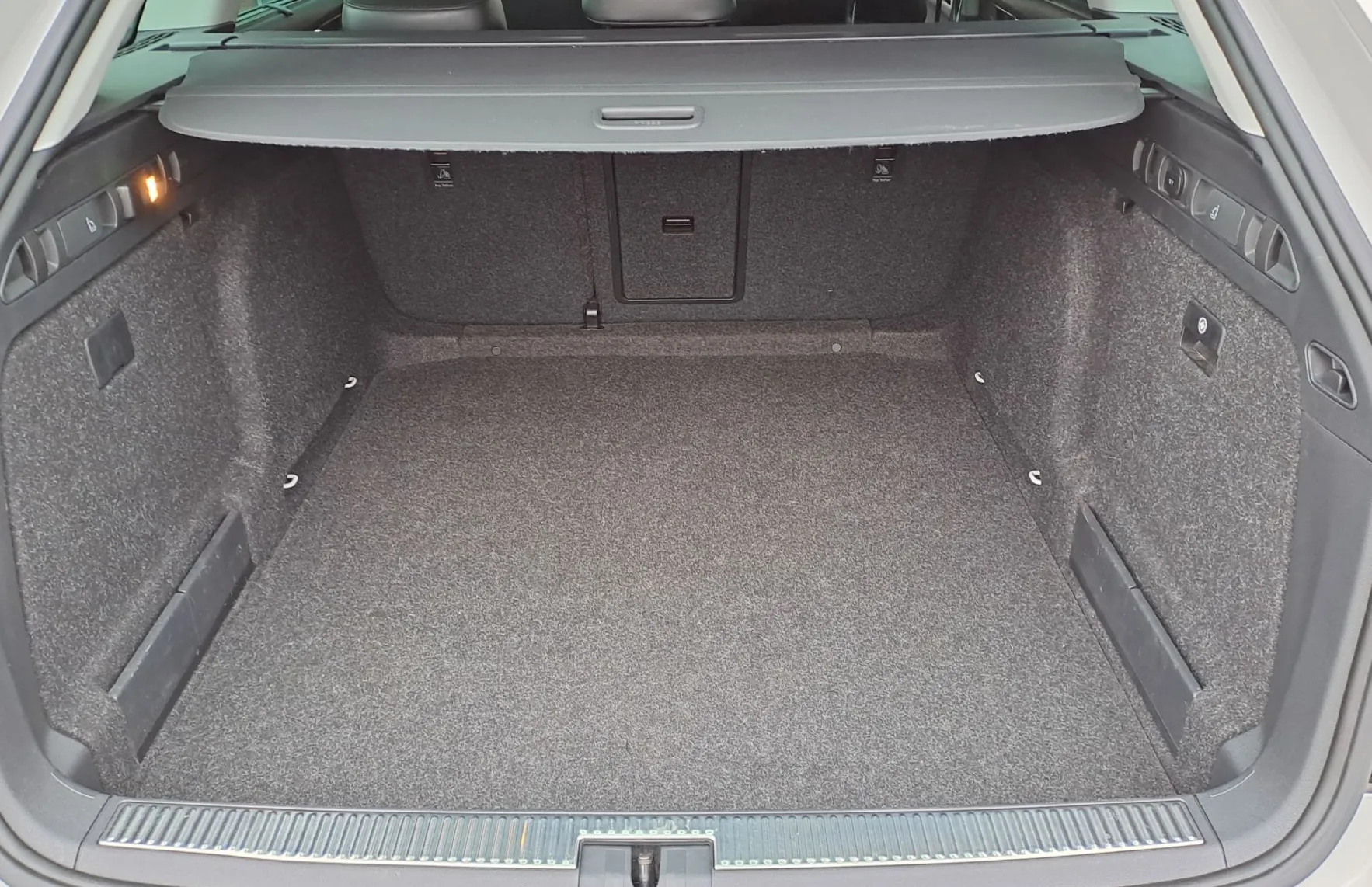 Zunanja slika - Škoda Superb - 2.0 TDI L K Combi 110 kW - 17