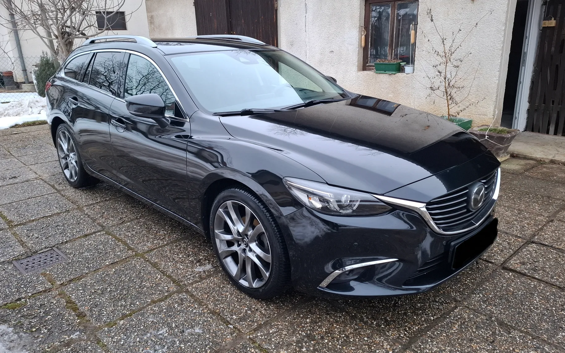 Zunanja slika - Mazda Mazda6 - Karavan CD175 Revolution Top/črno usnje - 1