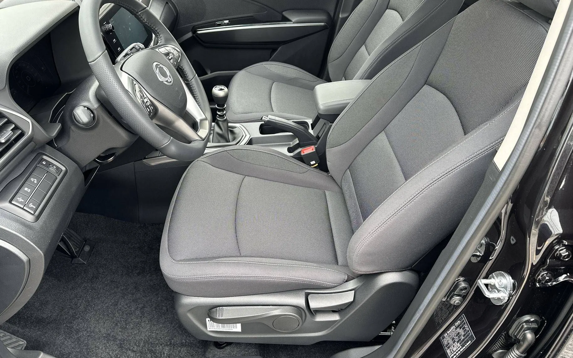 Zunanja slika - SsangYong Tivoli - 1.5 T-GDi Fresh 2WD M T... - 10