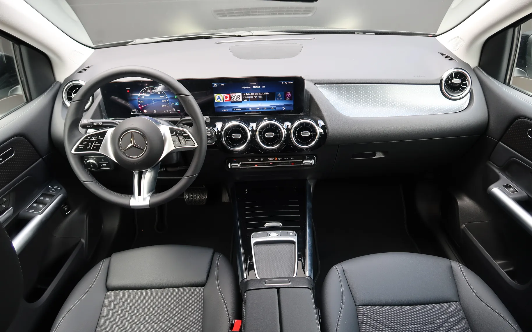 Zunanja slika - Mercedes-Benz B-Razred - B 180 DCT - 10