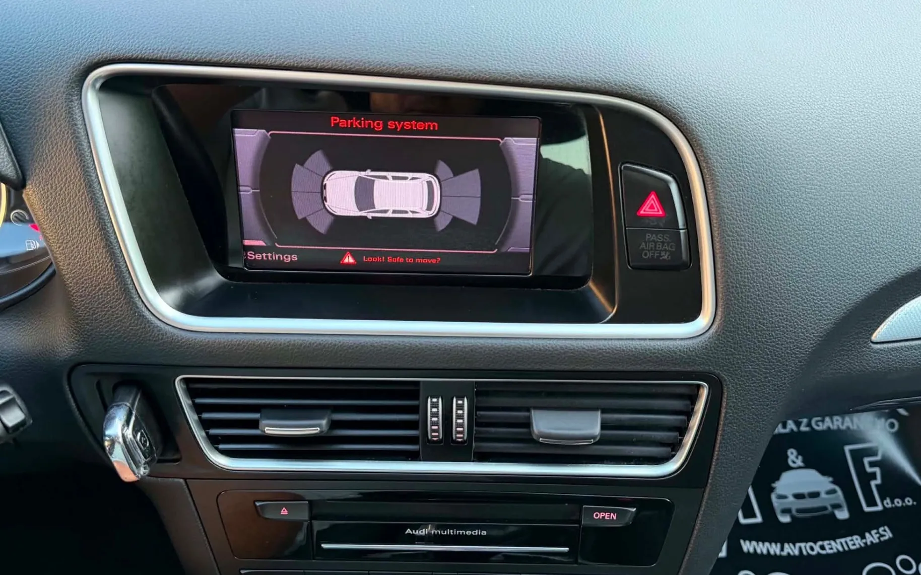 Notranja slika - Audi Q5 - 2.0 TDI-Q-4X4-AUT-S LINE-ACC-168.000km-1 LASTNIK- - 12