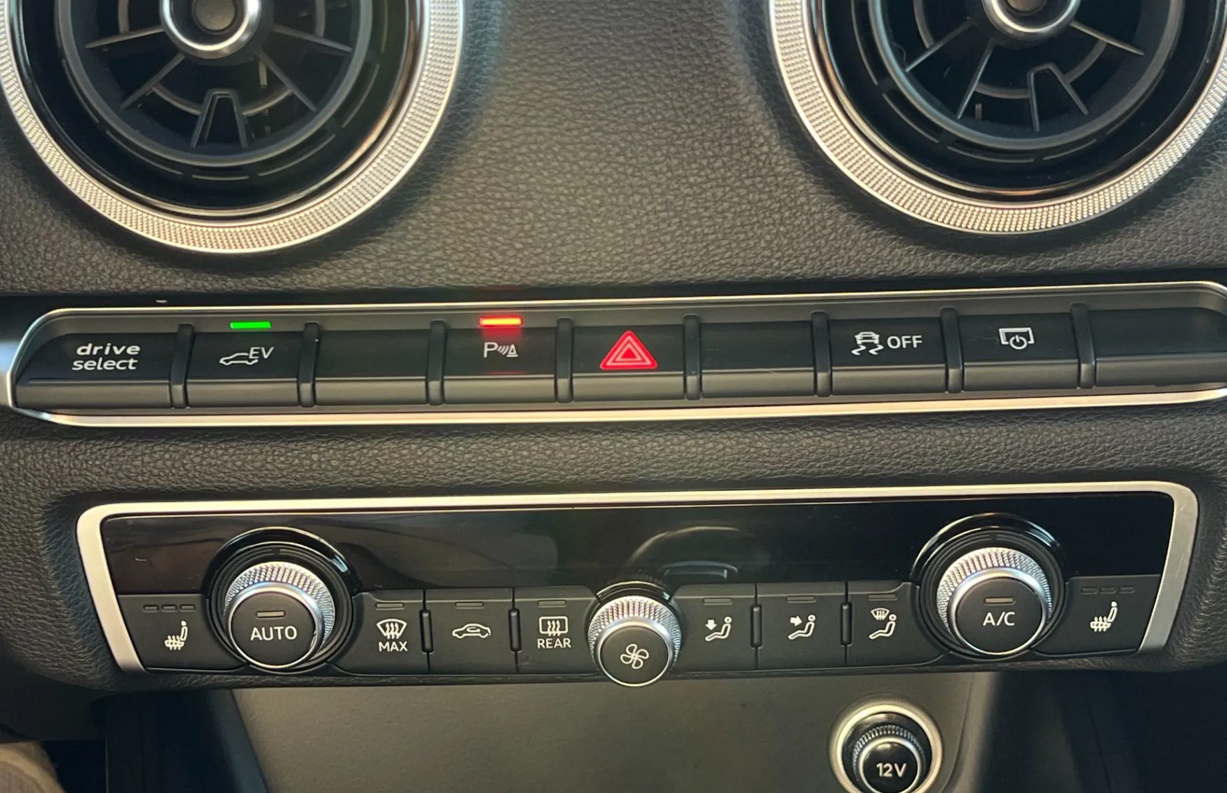 Zunanja slika - Audi A3 - Sportback 1.4 TFSI S tronic  ACC.LED.NAVI.VZR KAM - 19